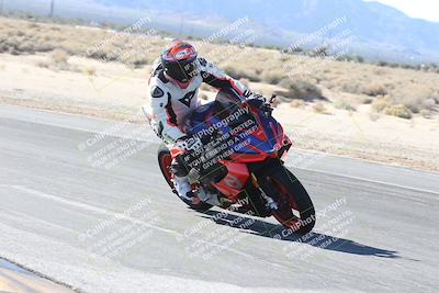 media/Dec-01-2025-Moto Forza (Mon) [[2daa91e15f]]/3-Beginner Group/Session 3 (Turn 16 Inside)/